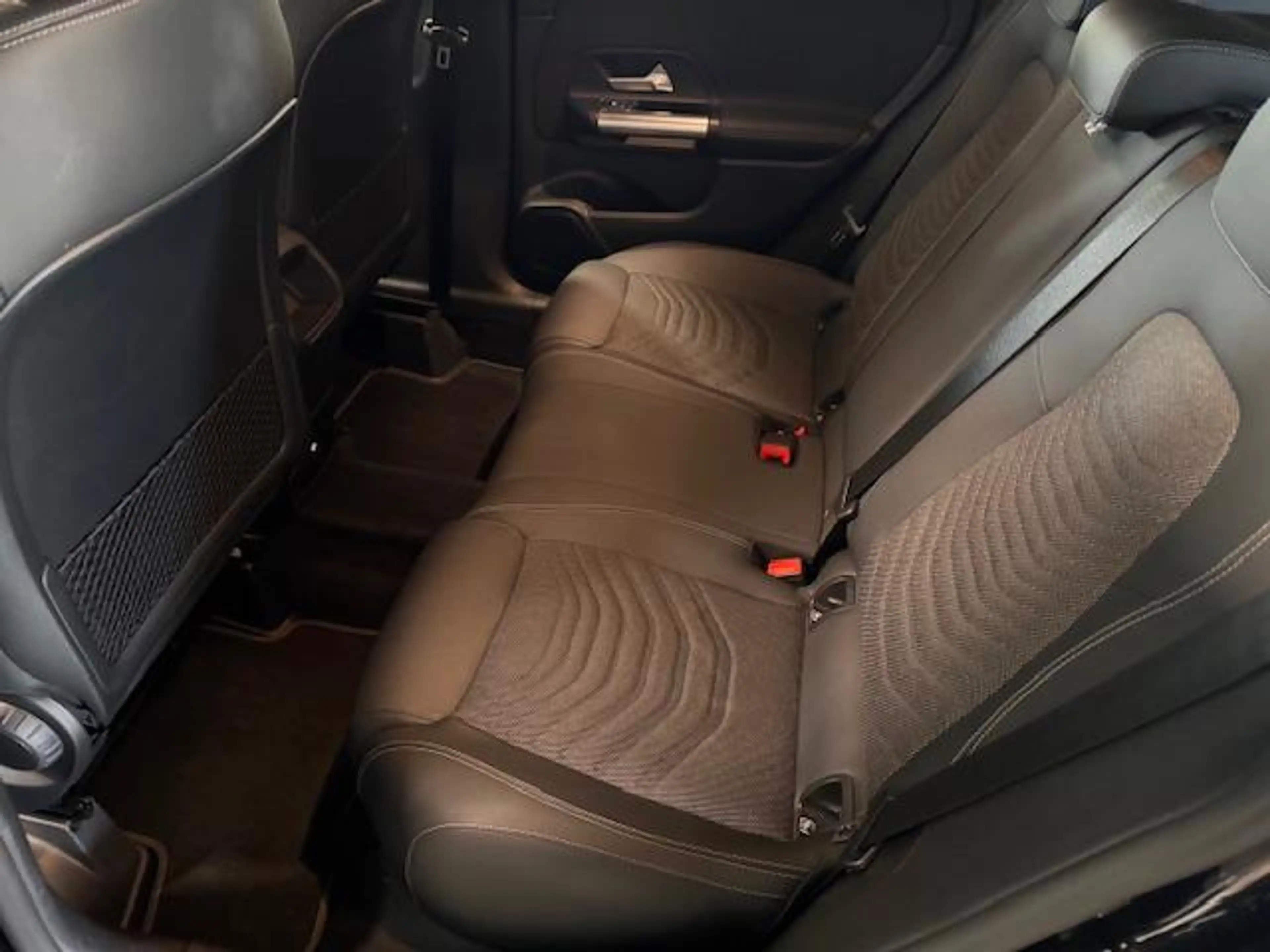 Mercedes-Benz B 180 Business Line — photo 12
