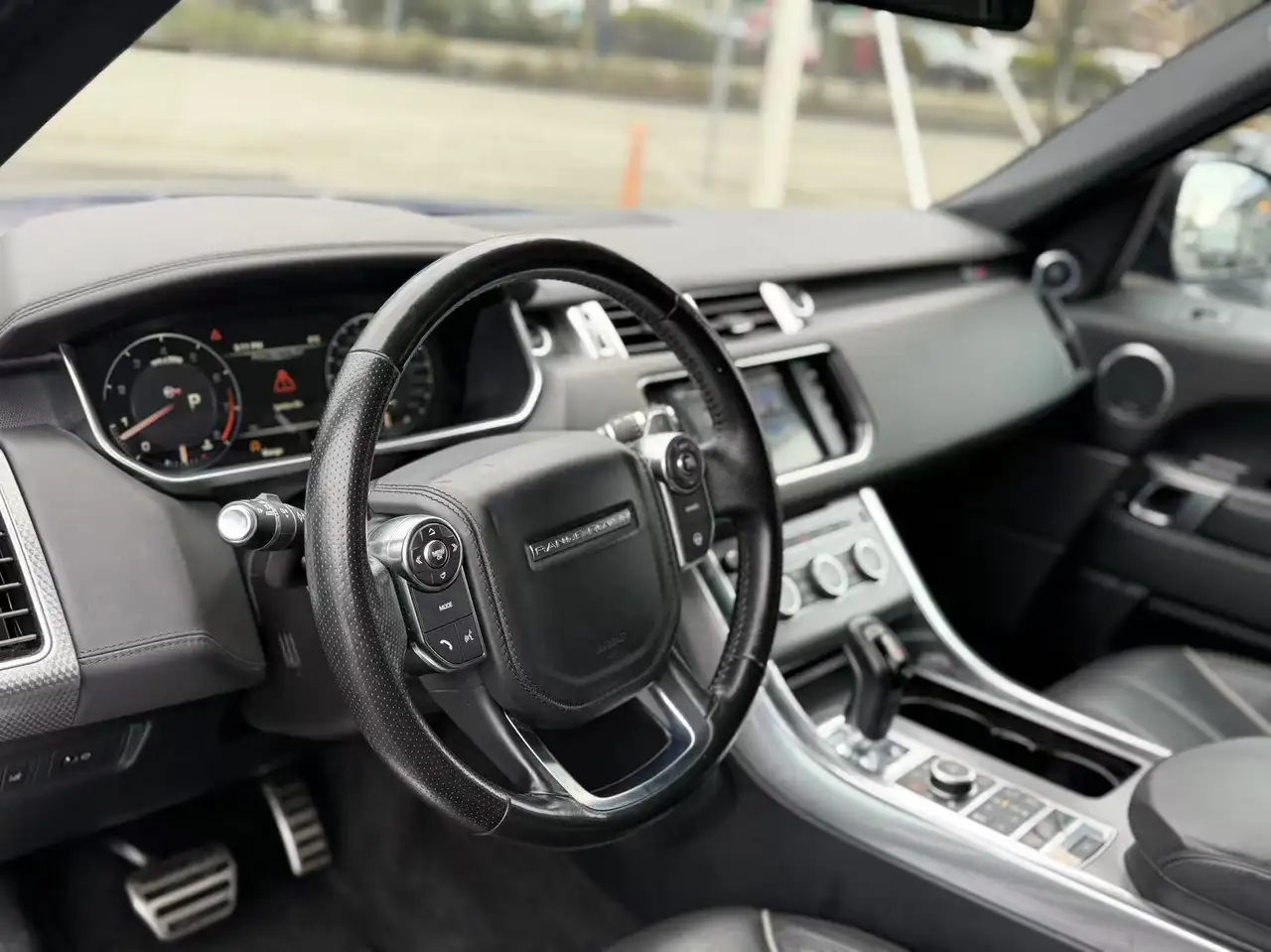 Land Rover Range Rover Sport снимка Land Rover Range Rover Sport