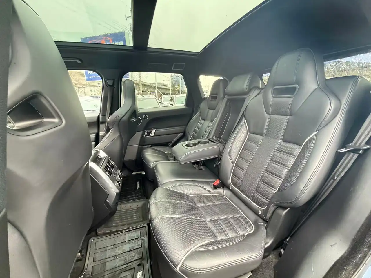 Land Rover Range Rover Sport снимка Land Rover Range Rover Sport