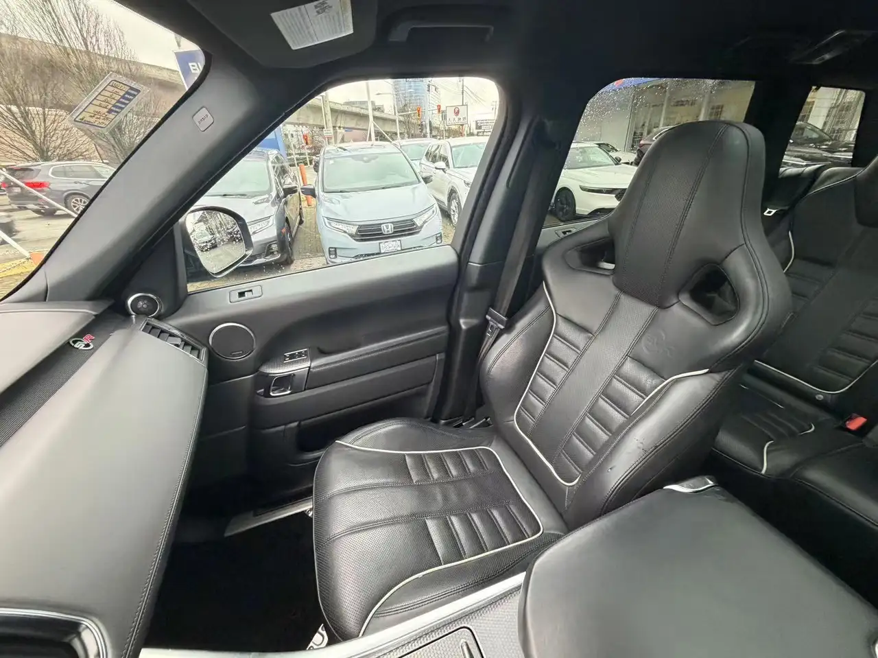 Land Rover Range Rover Sport снимка Land Rover Range Rover Sport