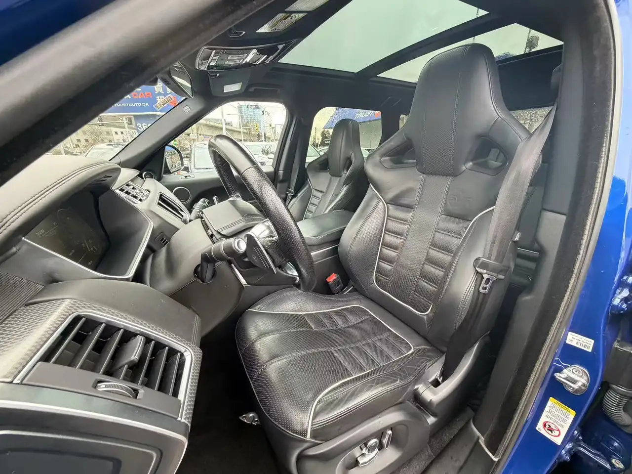 Land Rover Range Rover Sport снимка Land Rover Range Rover Sport