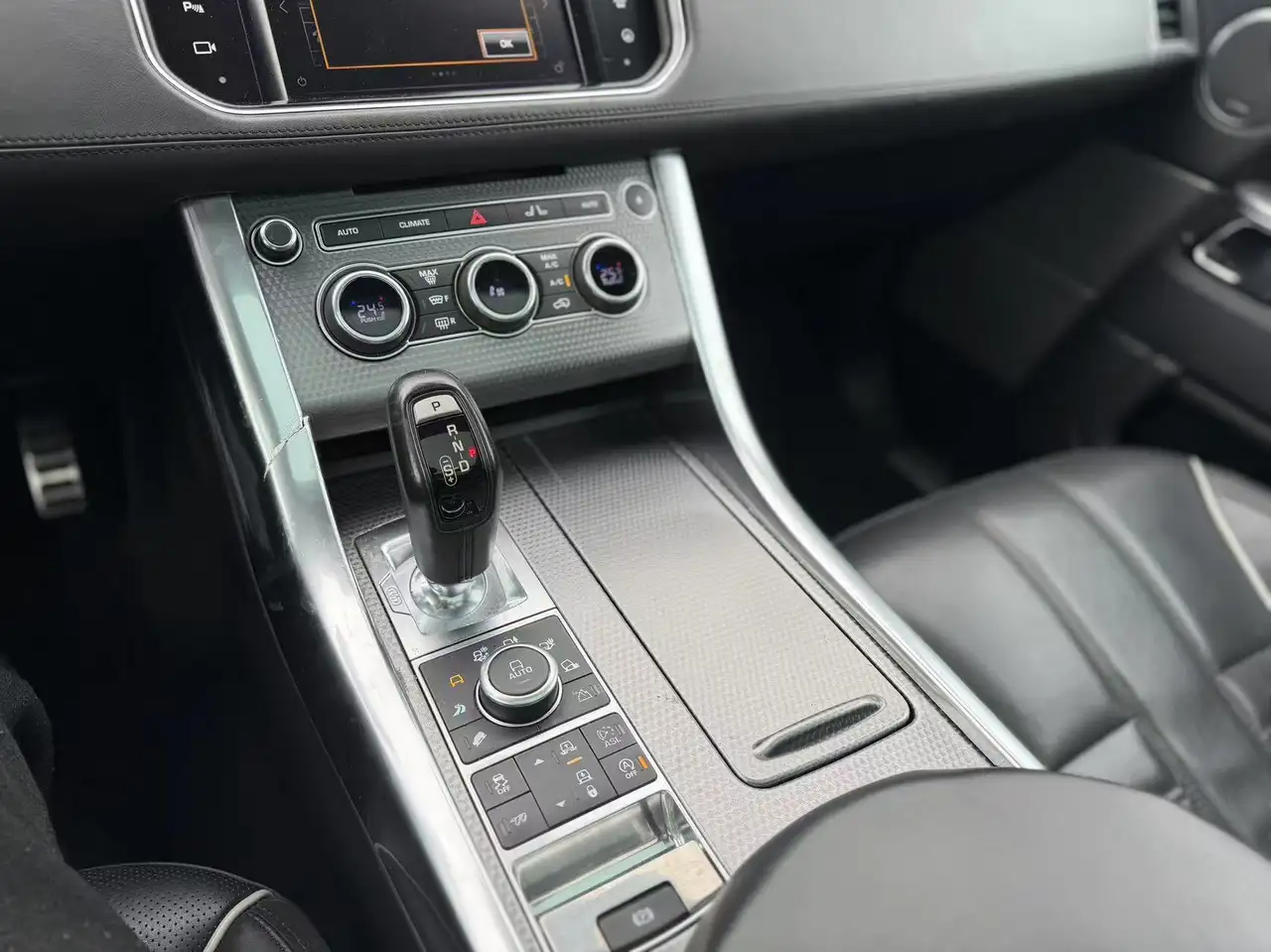Land Rover Range Rover Sport снимка Land Rover Range Rover Sport