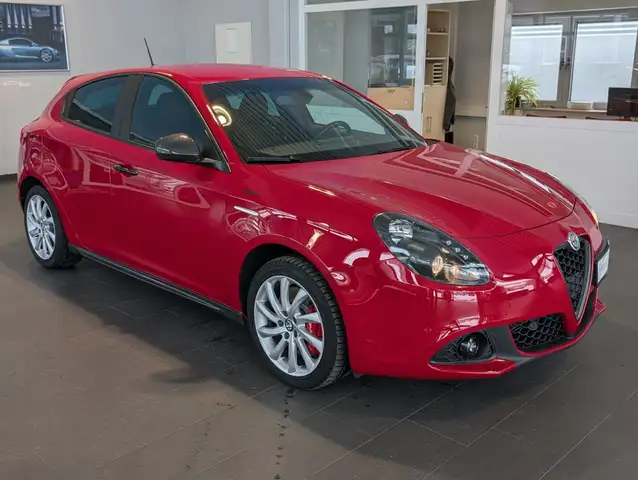 Alfa Romeo Giulietta JTDM Sport*Navi*AHK*PDC*Sitzheizung