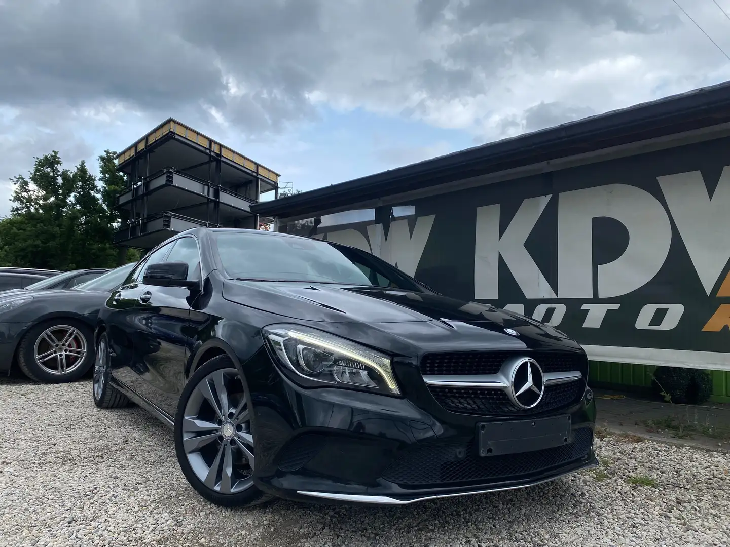 Mercedes-Benz CLA 180 Half-Leder/ alu 18" / Automaat / Pano-open dak / Czarny - 1