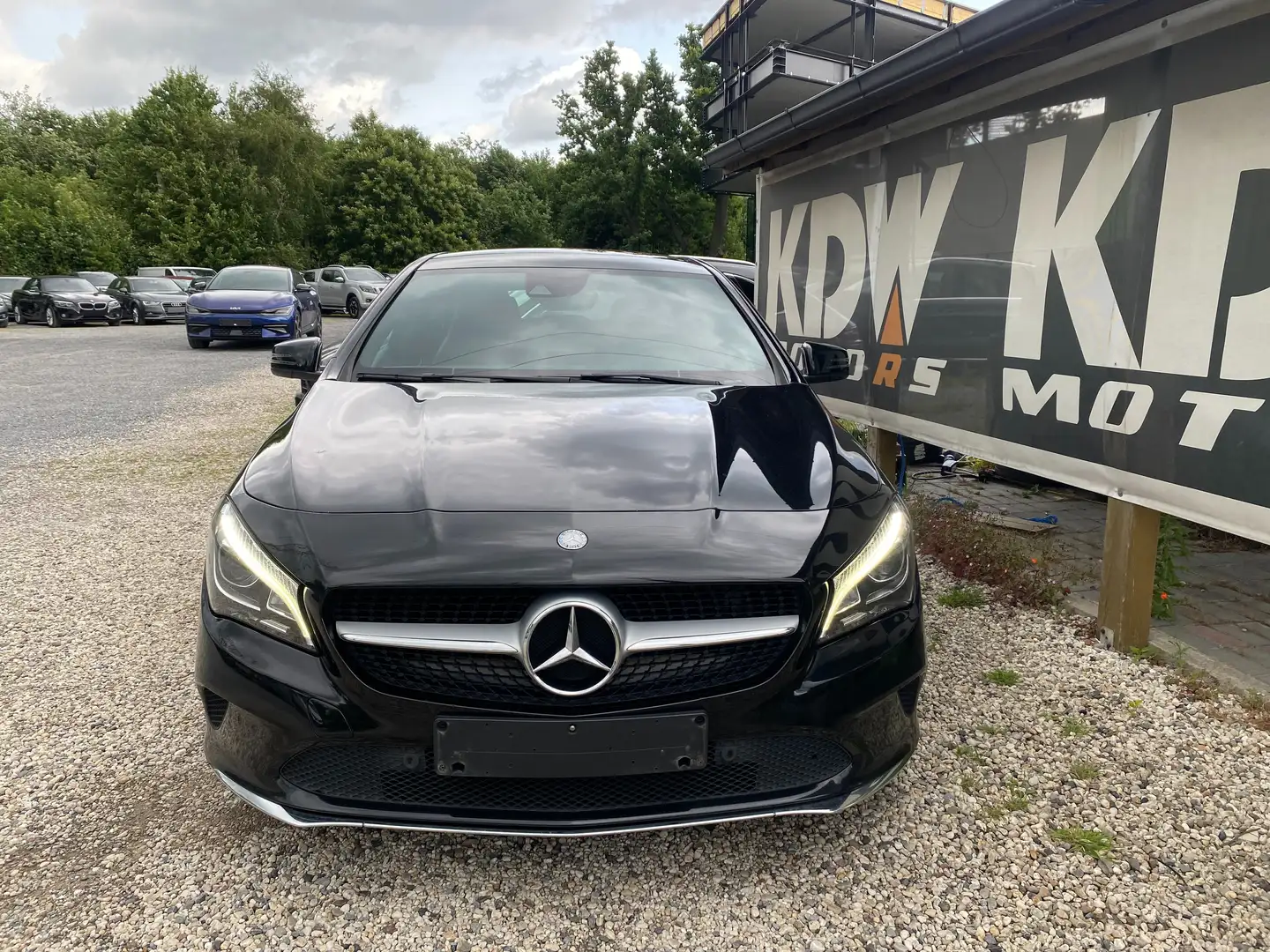 Mercedes-Benz CLA 180 Half-Leder/ alu 18" / Automaat / Pano-open dak / Zwart - 2