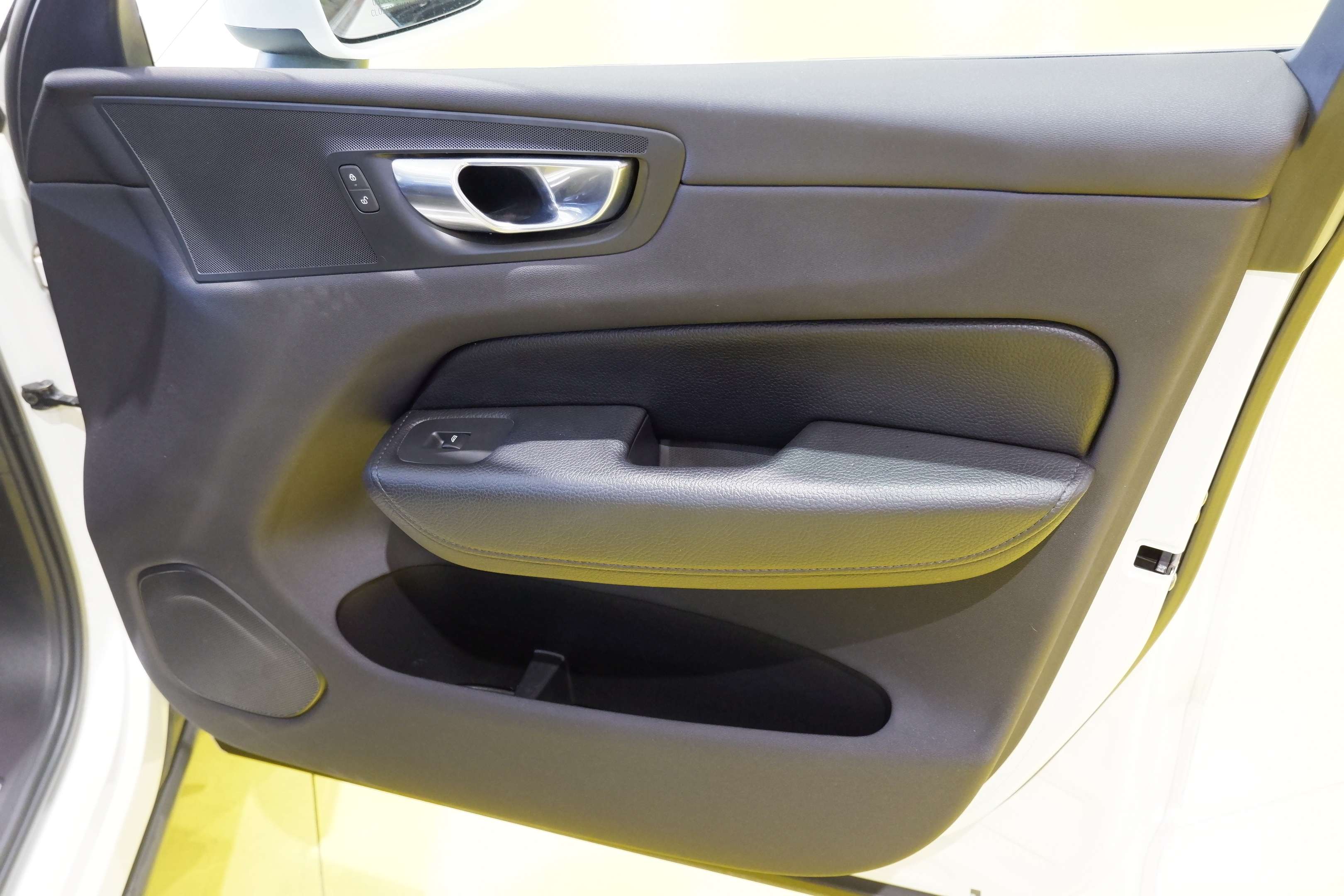 2021 Volvo XC60 T8 - RECHARGE- INSCRIPTION-EXPRESSION- thumb 7