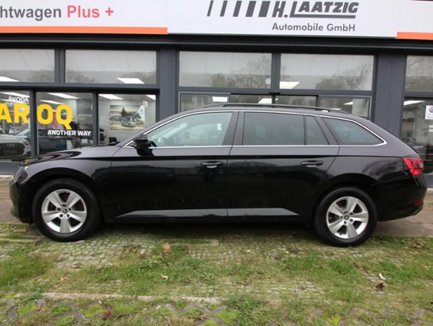 Skoda Superb Combi 1.4 TSI ACT PDC Sitzhz Frontassist Schwarz - 2