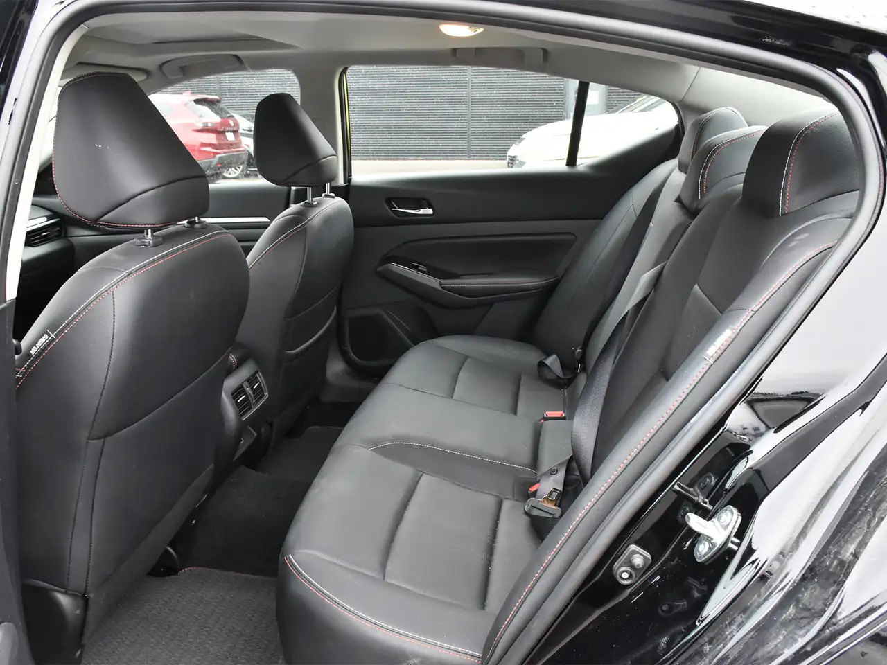 Nissan Altima снимка Nissan Altima