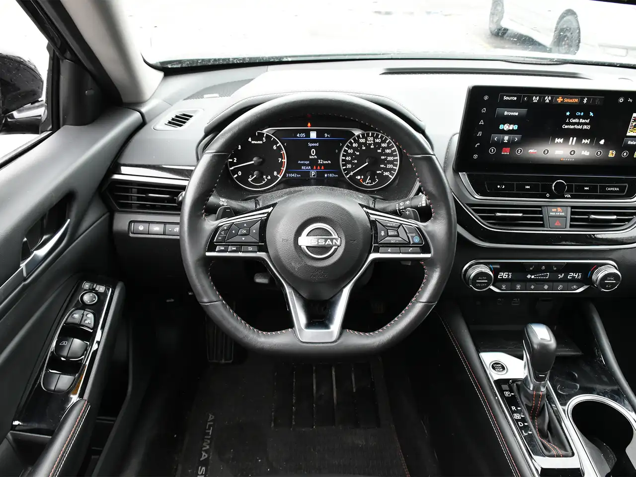 Nissan Altima снимка Nissan Altima
