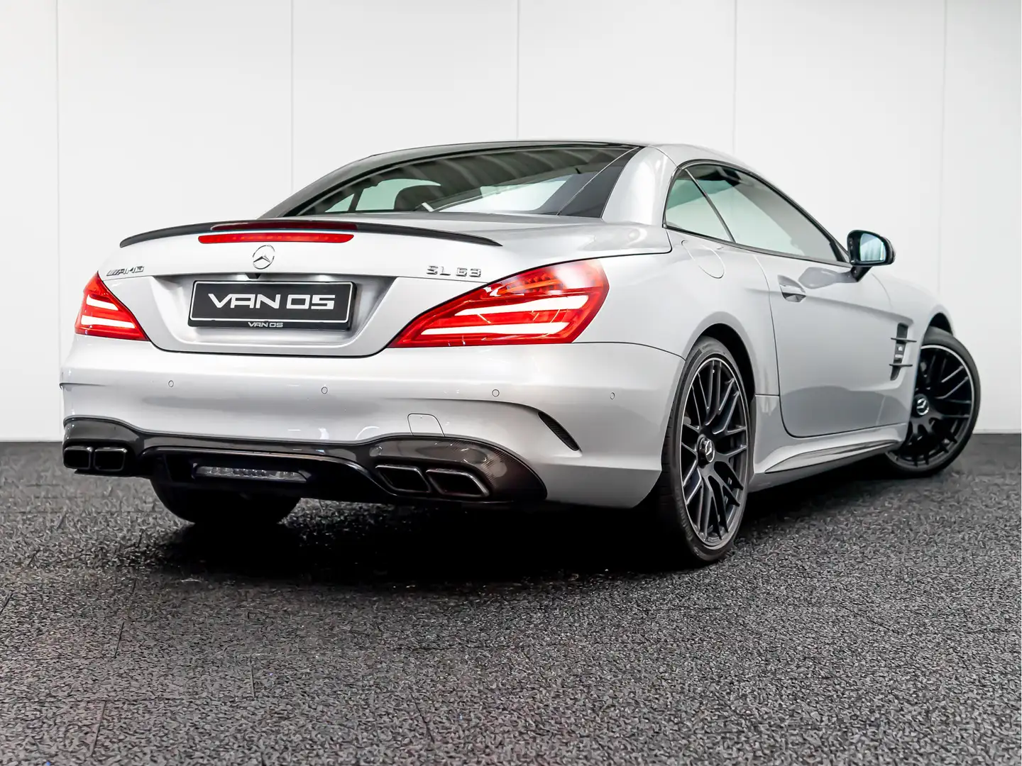 Mercedes-Benz SL 63 AMG | Carbon pakket | Harman Kardon Šedá - 2