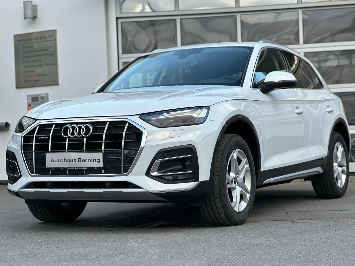 Audi Q5 40TDI  QUATTRO AHK MATRIX STANDHEIZ 360 ACC Weiß - 2