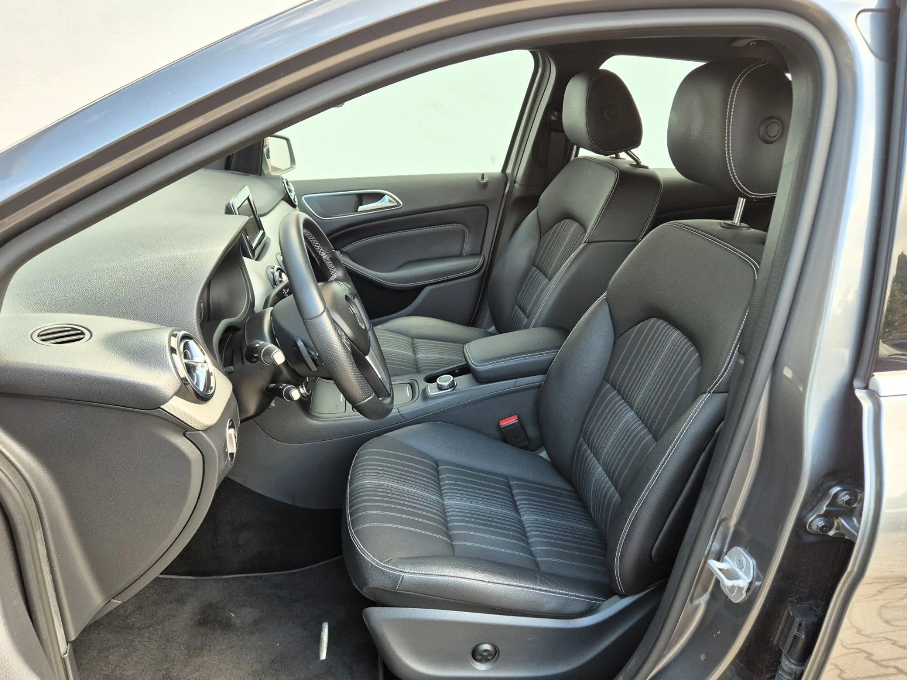 Mercedes-Benz B 180 1.6 |Klima|Sitzhzg|Navi| — photo 9