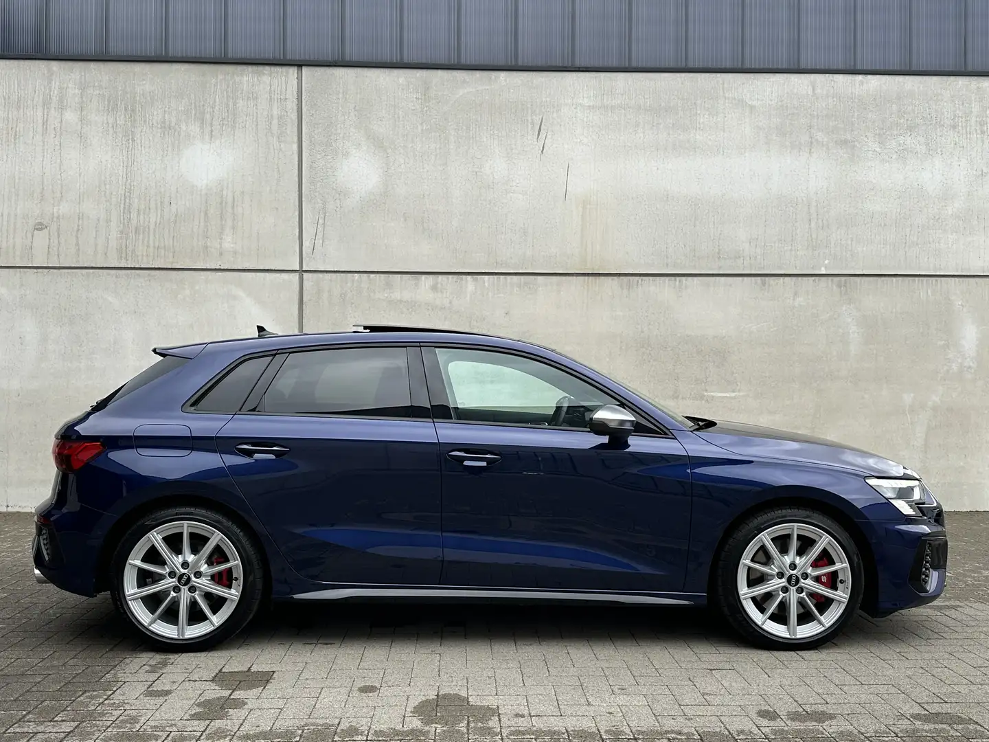 Audi S3 Sportback 2.0 TFSI Quattro S tronic*PANO*B&O* Bleu - 2