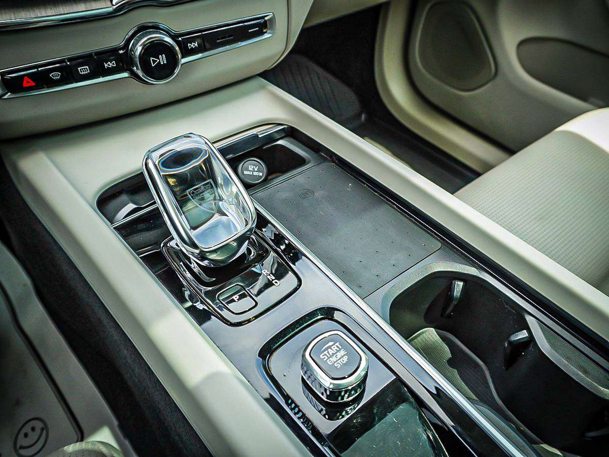 2022 Volvo XC60 T8 eAWD PHEV Inscription| PANO ROOF| thumb 25
