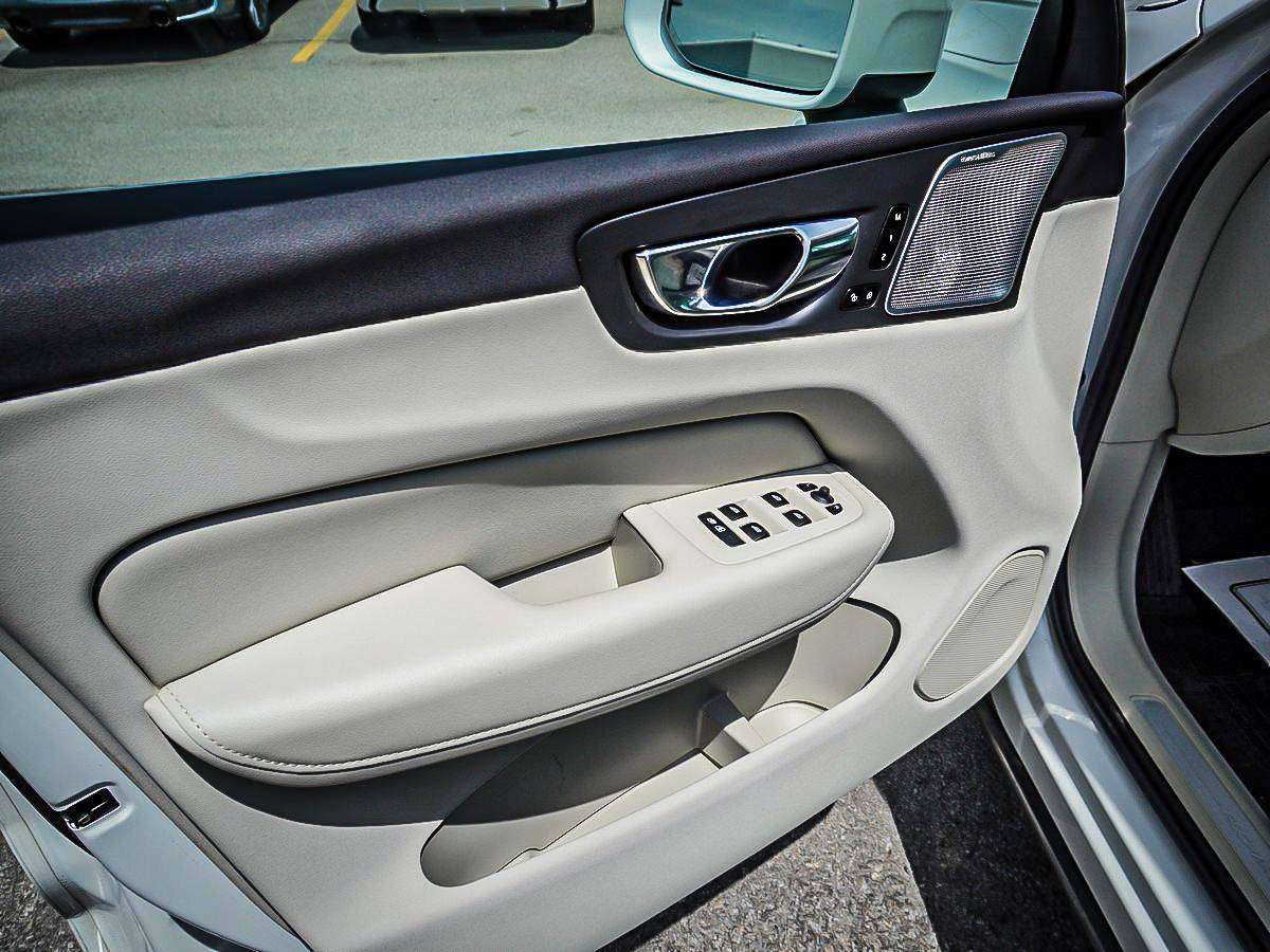 2022 Volvo XC60 T8 eAWD PHEV Inscription| PANO ROOF| thumb 12