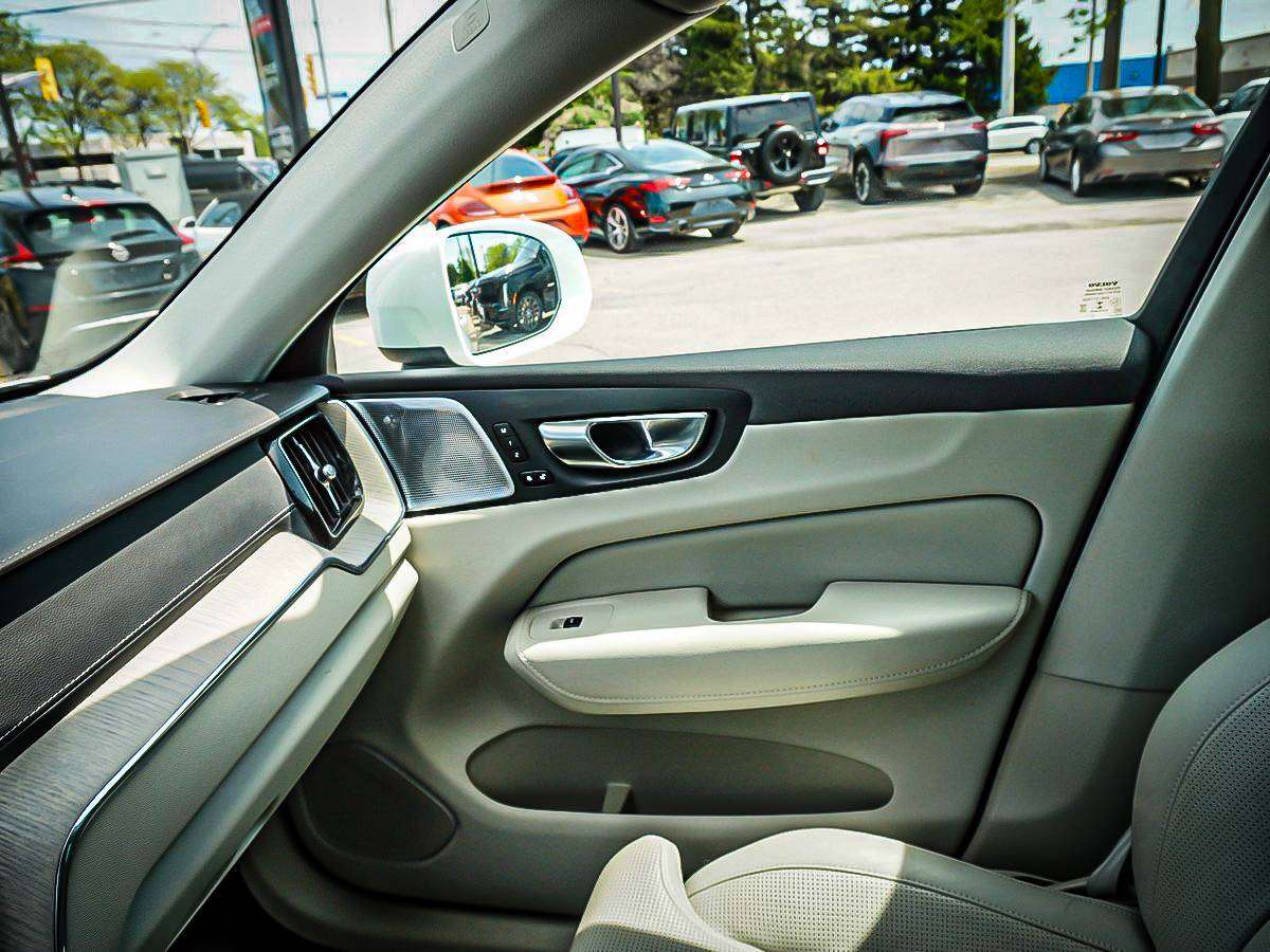 2022 Volvo XC60 T8 eAWD PHEV Inscription| PANO ROOF| thumb 27