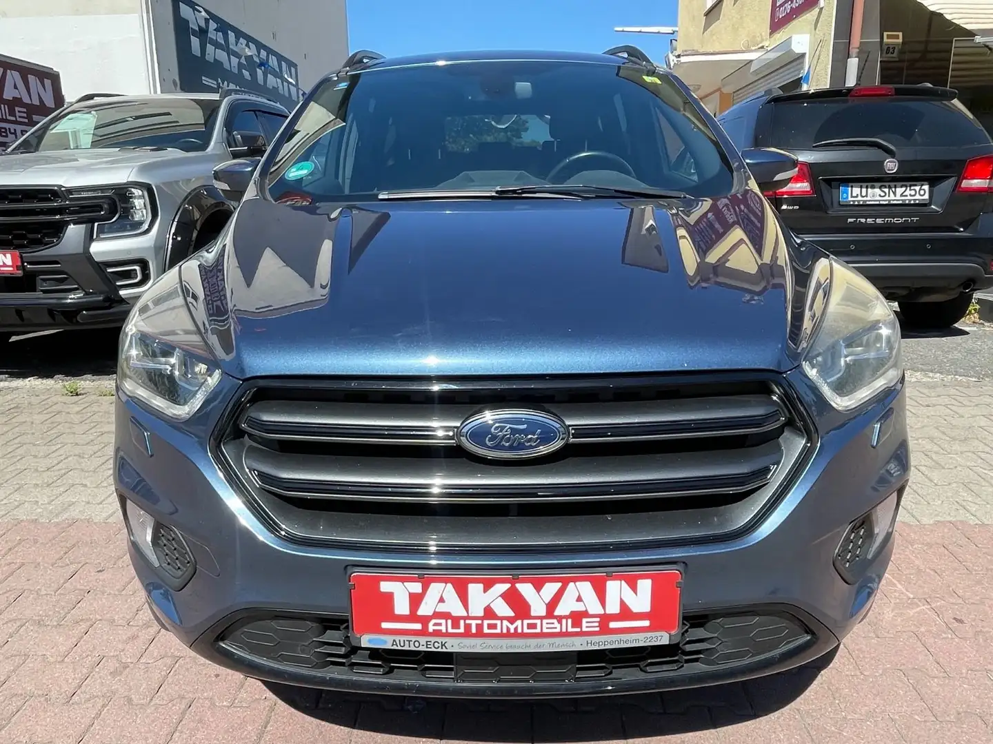 Ford Kuga ST-Line Blau - 2