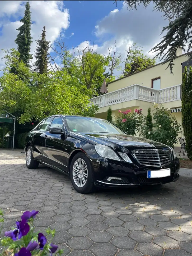 Mercedes-Benz E 220 E 220 CDI BlueEfficiency (212.002) Schwarz - 2