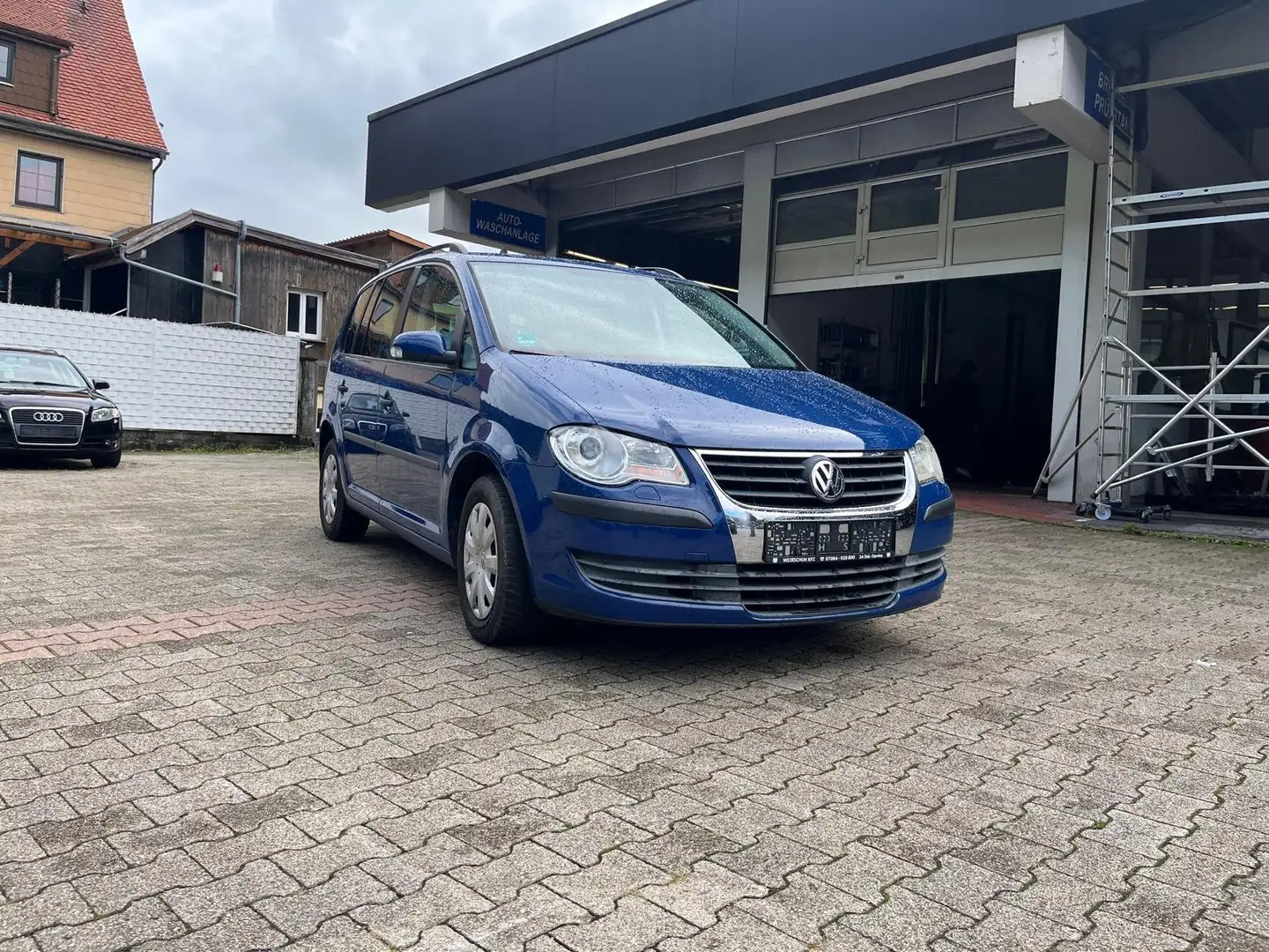 Volkswagen Touran Conceptline super Zustand wenig KM Service neu Blau - 1