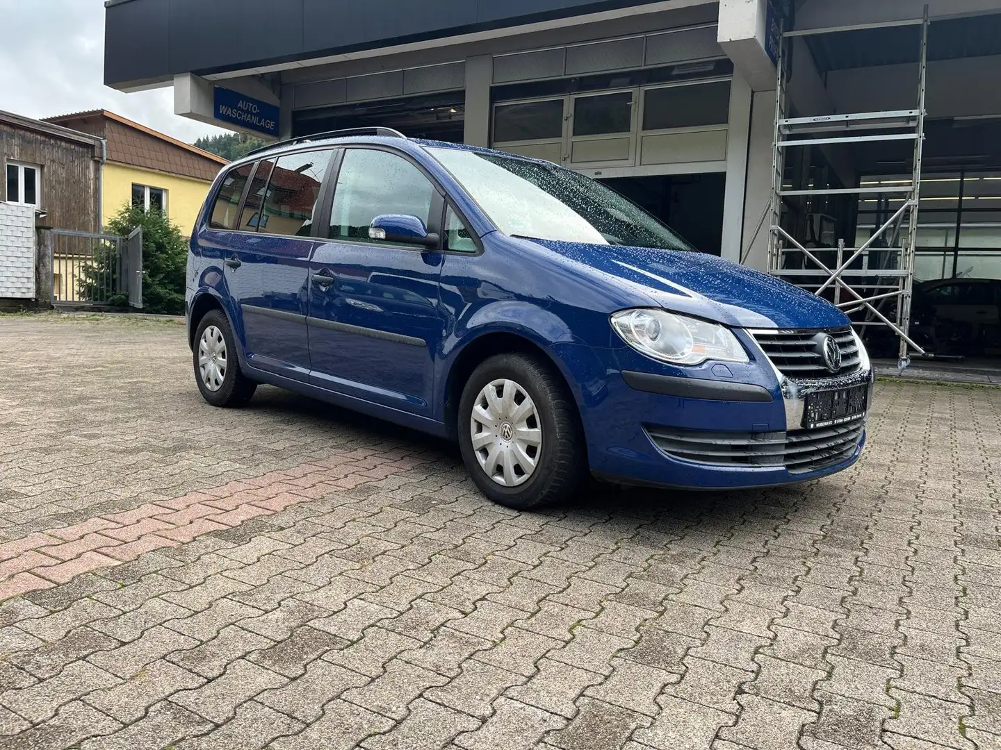 Volkswagen Touran Conceptline super Zustand wenig KM Service neu Blau - 2