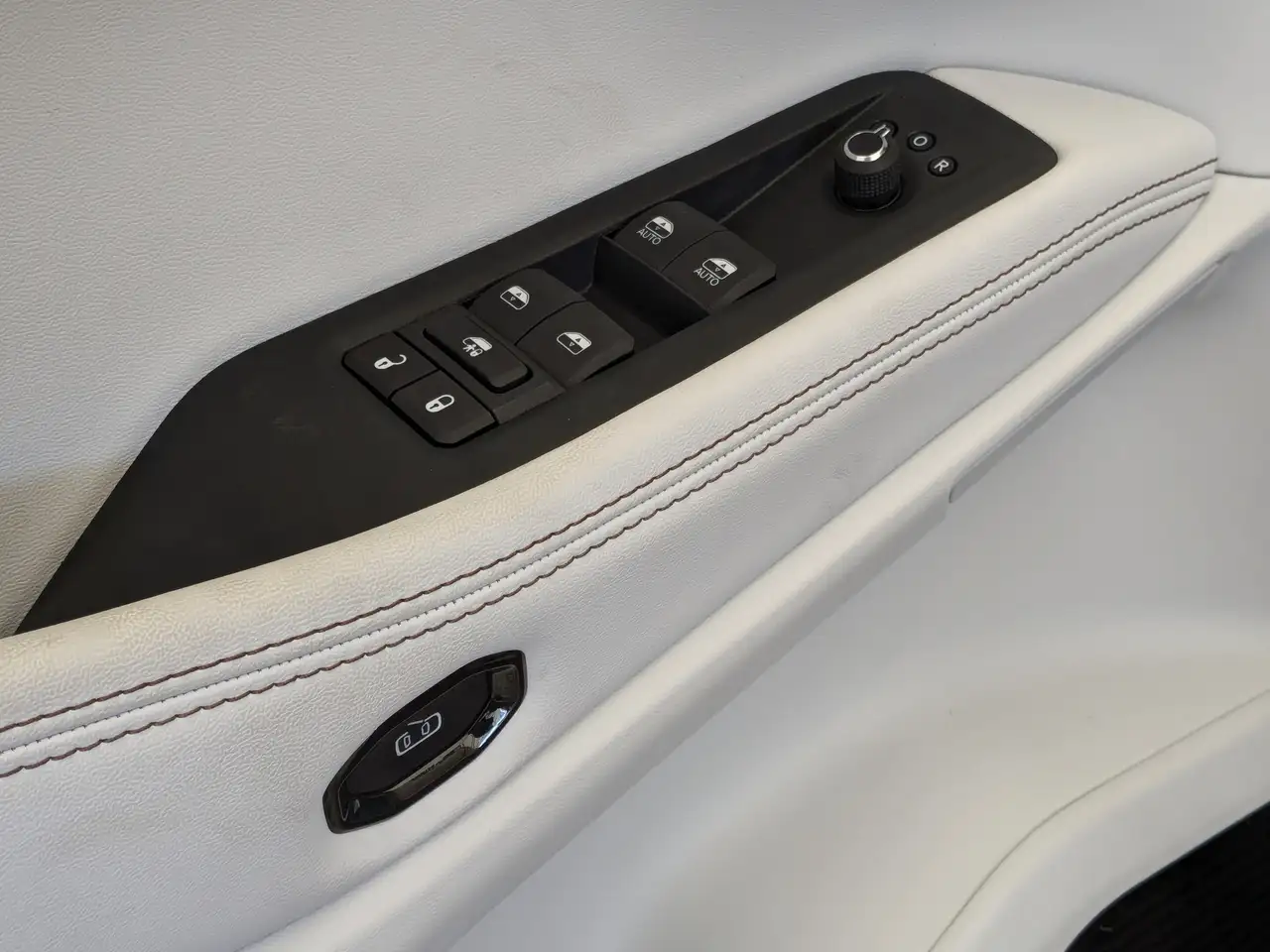 Jeep Cherokee снимка Jeep Cherokee