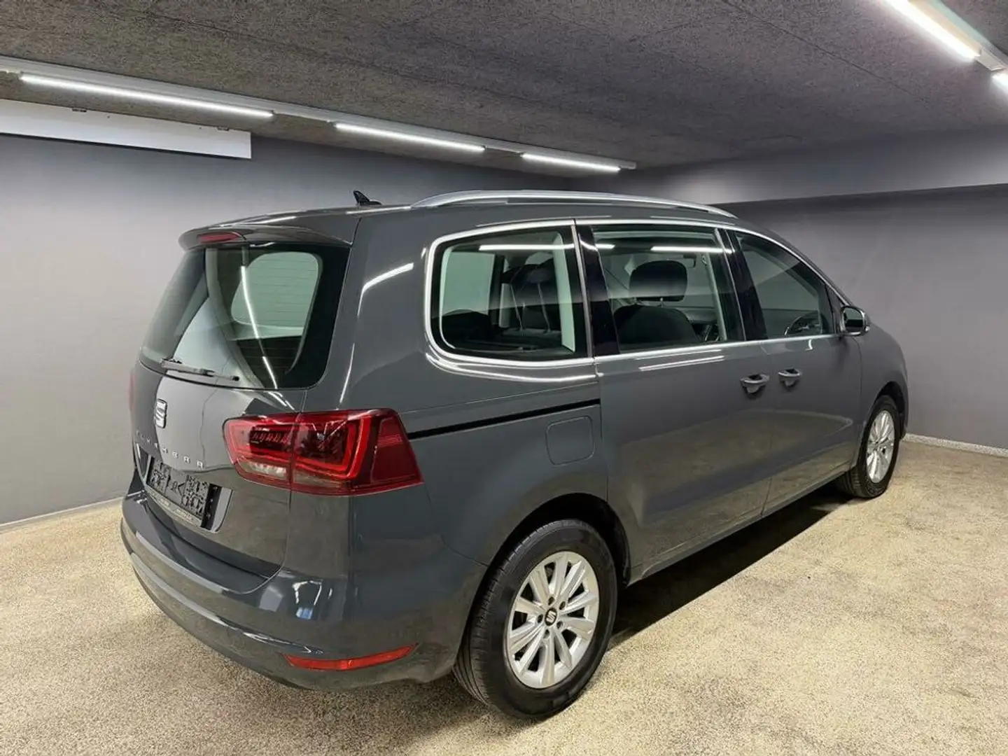 SEAT Alhambra Executive Grau - 2