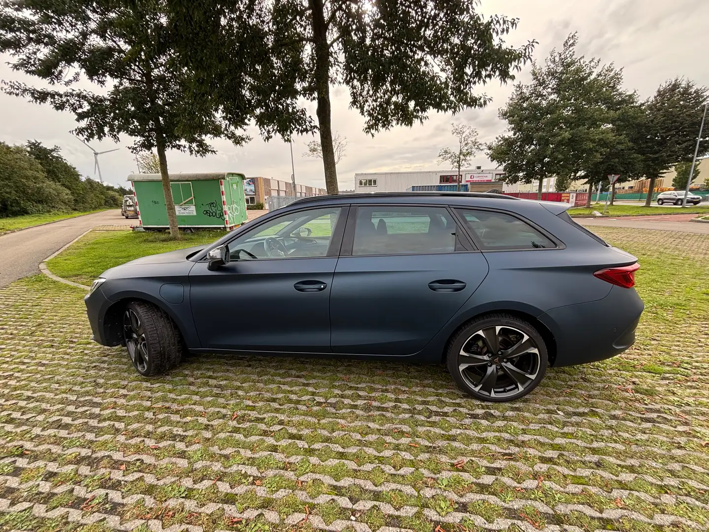 CUPRA Leon Leon 1.4 e-Hybrid sporttourer 245 PK - PANO! Blauw - 2