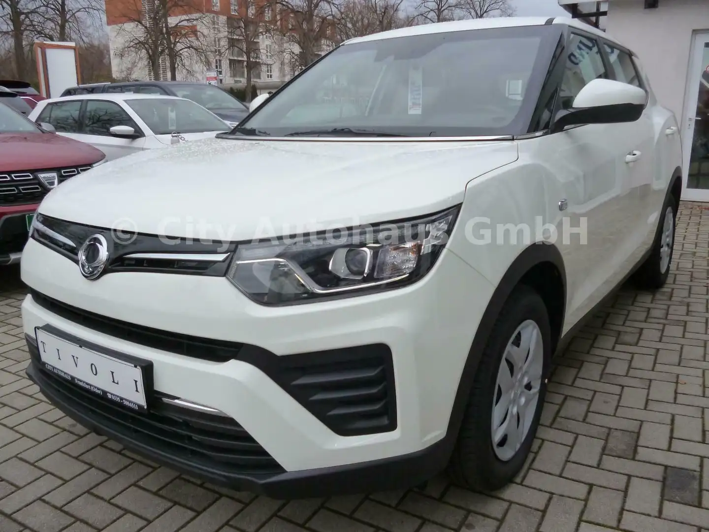 SsangYong Tivoli TIVOLI 2WD CRYSTAL KLIMA ZV RadioDAB Winterräder Weiß - 2