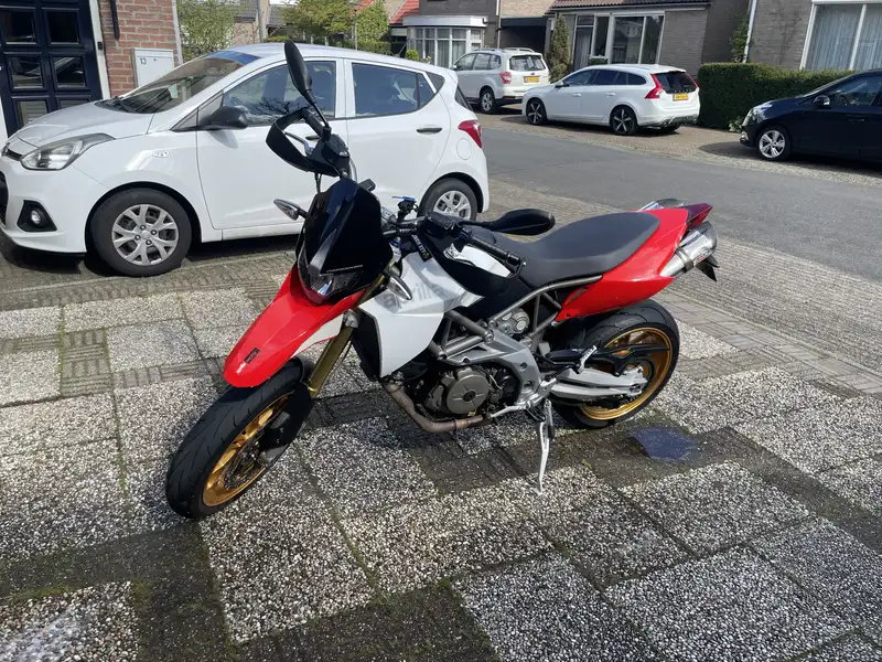 Aprilia Dorsoduro - foto 4