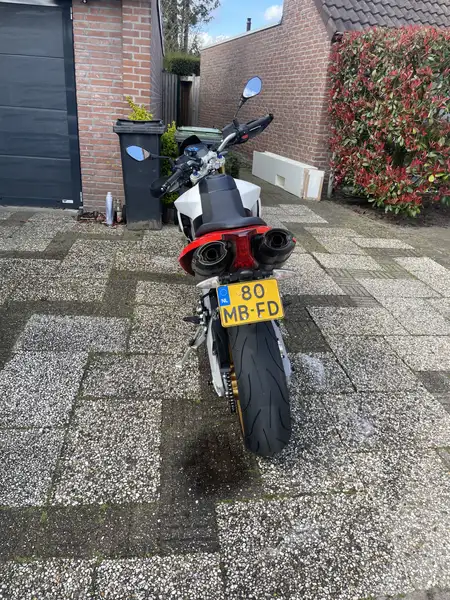 Aprilia Dorsoduro - foto 6