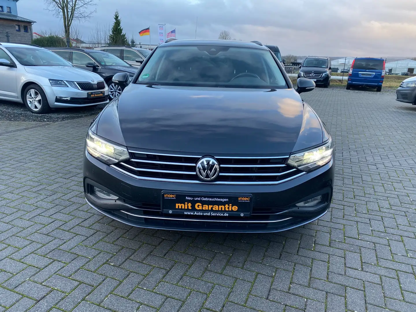 Volkswagen Passat Variant Business. LED Xenon.Camera. ACC.Climatronic Gris - 2