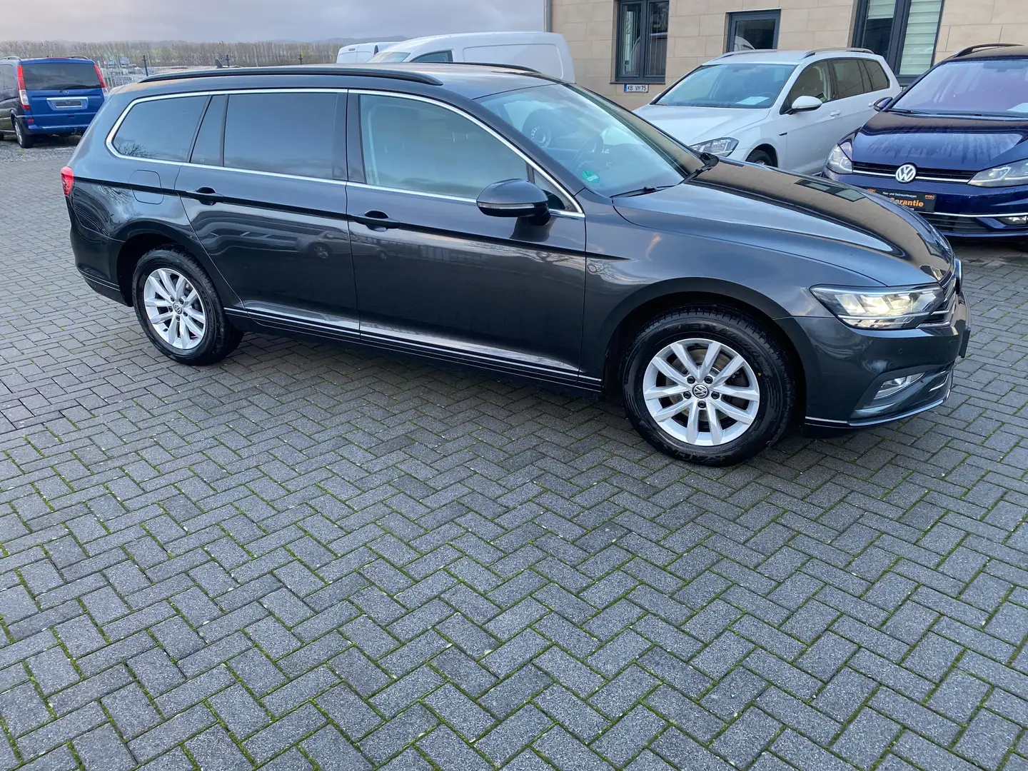 Volkswagen Passat Variant Business. LED Xenon.Camera. ACC.Climatronic Grau - 1