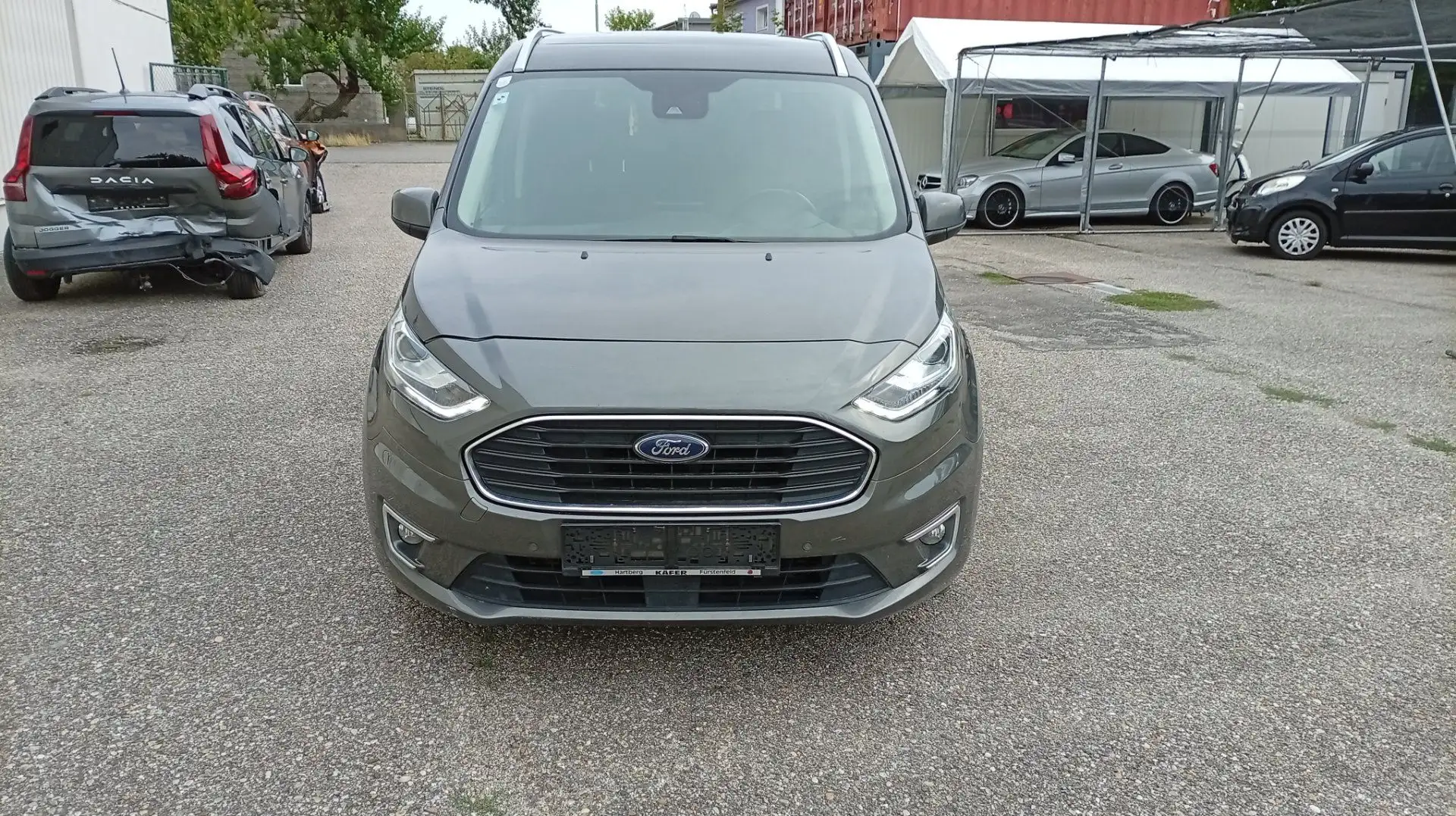 Ford Tourneo Connect 1.5 TDCi/EcoBlue Titanium S/S EcoB Grau - 2