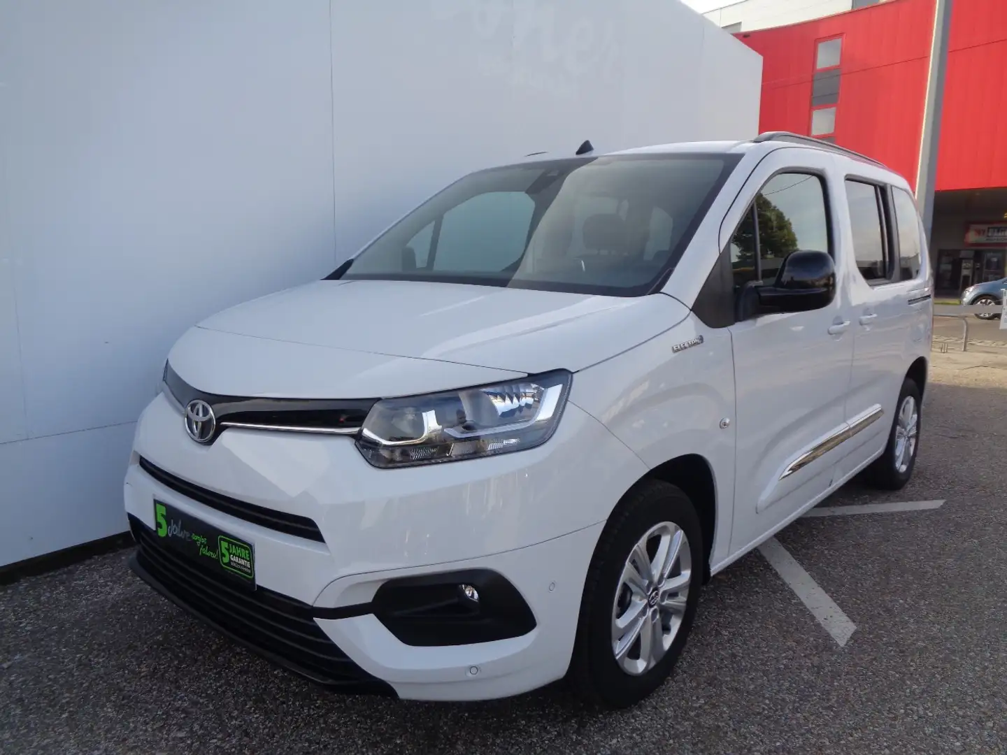 Toyota Proace City Verso L1 Electric 50kWh Family bijela - 2