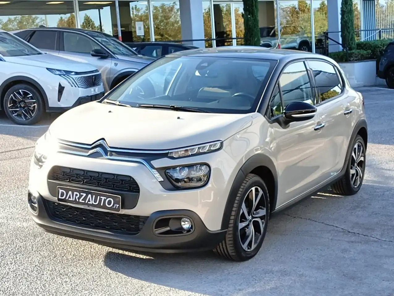 Citroen C3 PureTech 83 S&S Shine Pack — photo 1 of 15