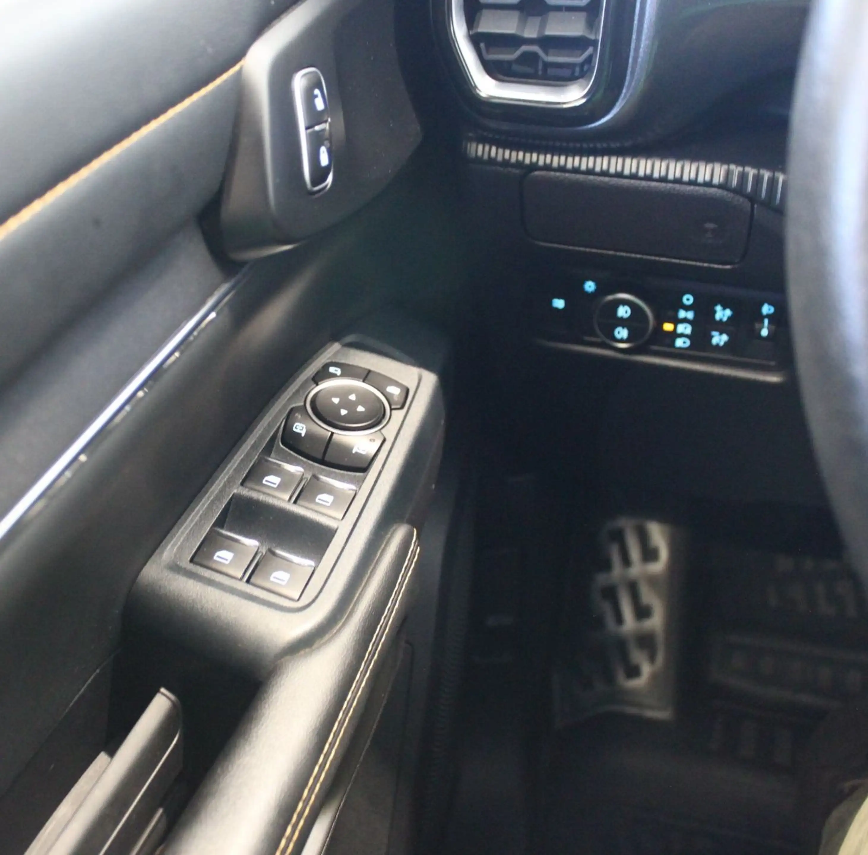 Ford Ranger Wildtrak DoKa *AHK*Leder*360°*Navi*LED — photo 9