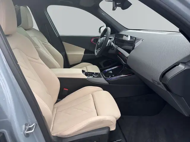 BMW X3 view 9