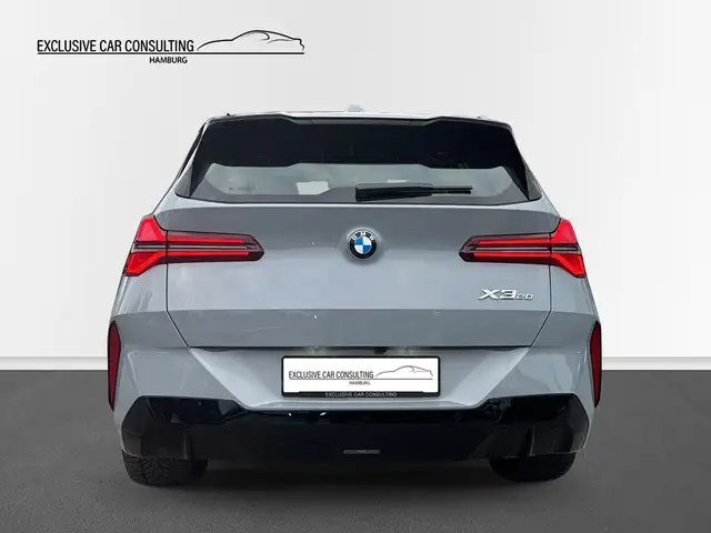 BMW X3 view 5