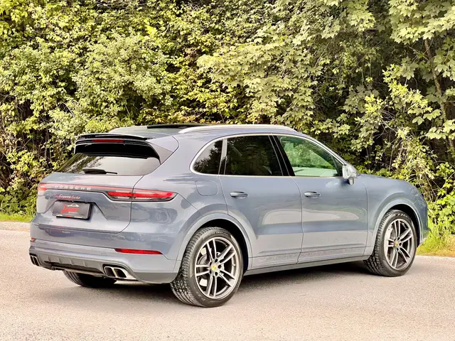 Porsche Cayenne view 5
