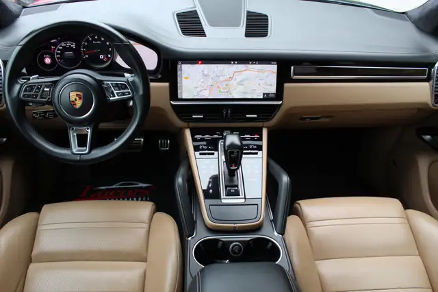 Porsche Cayenne view 10