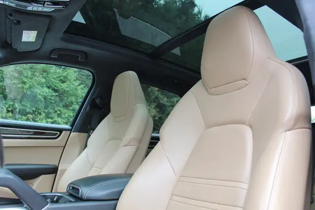 Porsche Cayenne view 12
