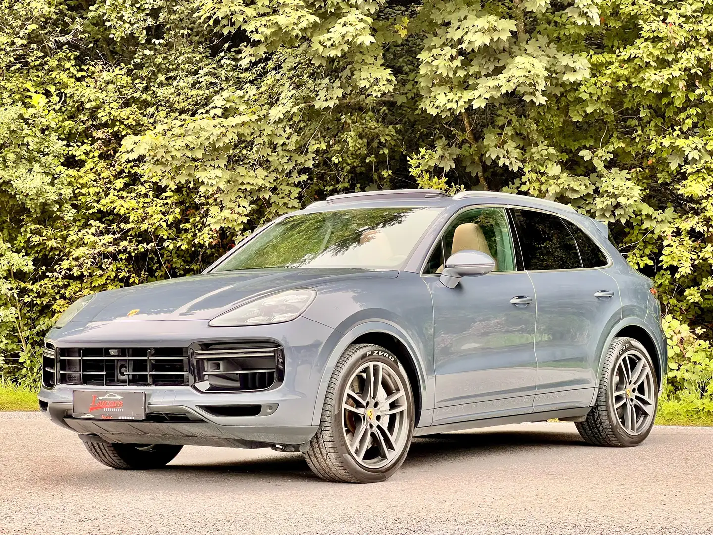 Porsche Cayenne Turbo Aut. *PANO*AHK*BOSE*SPUR*360* Blau - 1