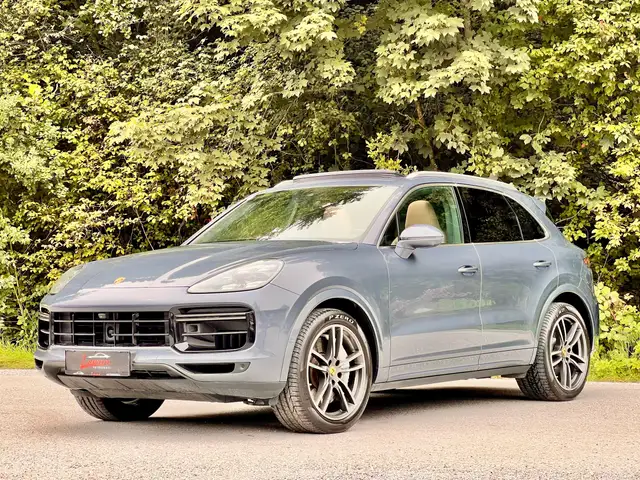 2018 Porsche Cayenne in Blue for sale