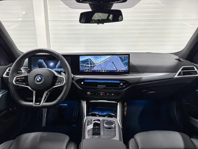 BMW 3 Series view 12