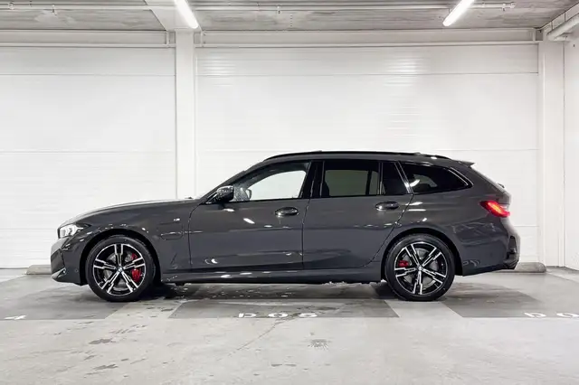 BMW 3 Series view 2