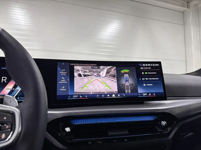 BMW 3 Series view 14