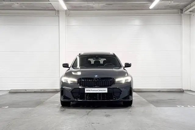 BMW 3 Series view 6