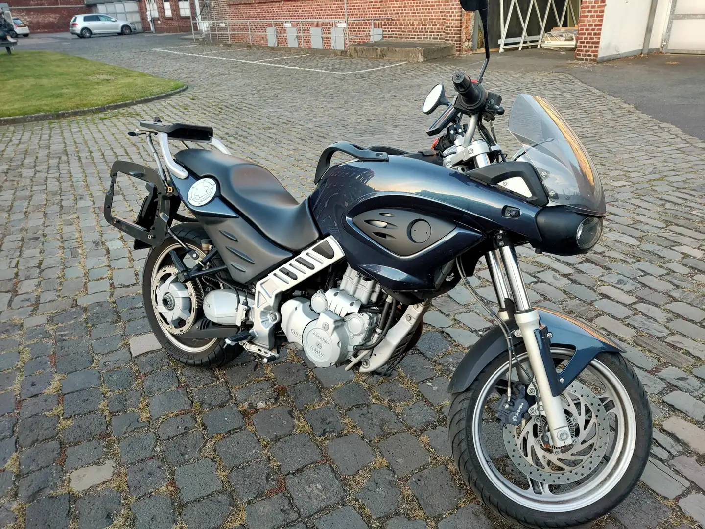 BMW F 650 CS mit Koffern + Topcase Bleu - 1