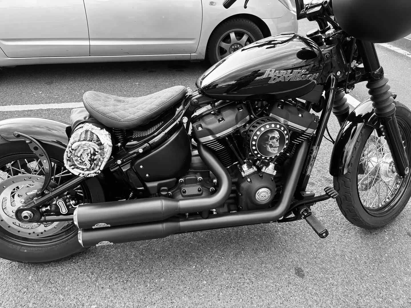 Harley-Davidson Street Bob all black - 2