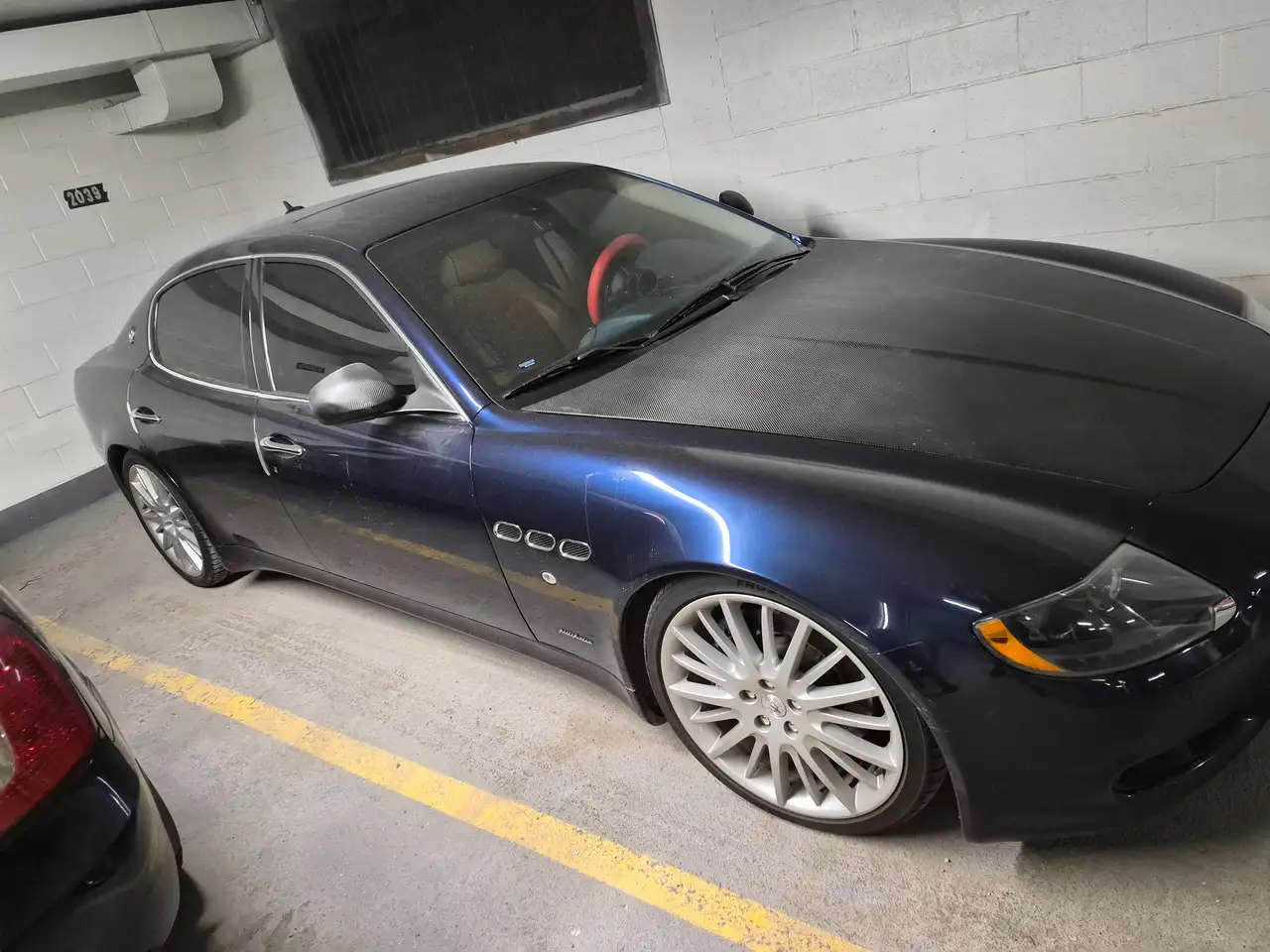 Maserati Quattroporte снимка Maserati Quattroporte